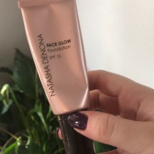 Natasha denona foundation face glow foundation